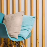 8 Macetes para escolher cadeiras de plástico e criar um ambiente de luxo